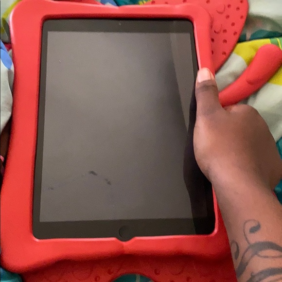 iPad mini - Picture 3 of 3